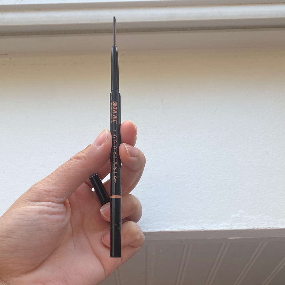 Anastasia Beverly Hills Brow Wiz in Black